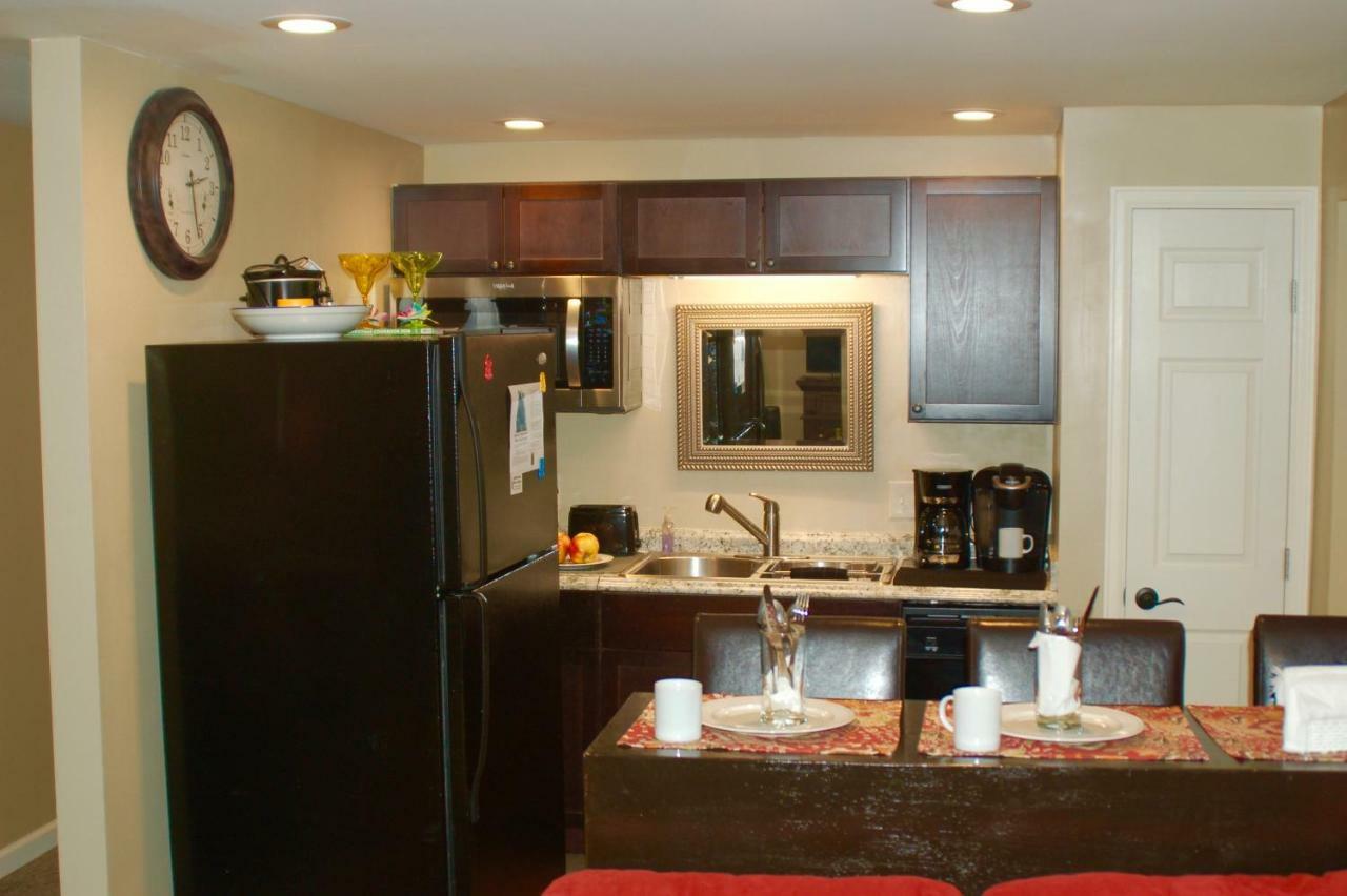 Blue Bear Den 3BR 2BA DTC Private Apt Hot Tub Exterior foto